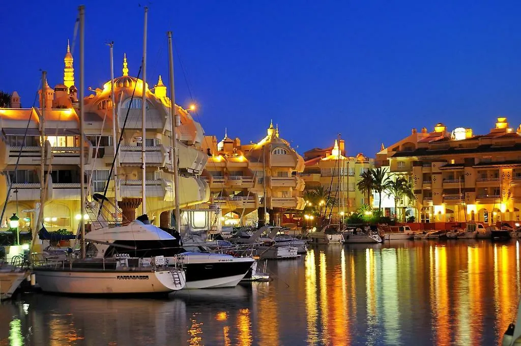 Puerto Marina contacts